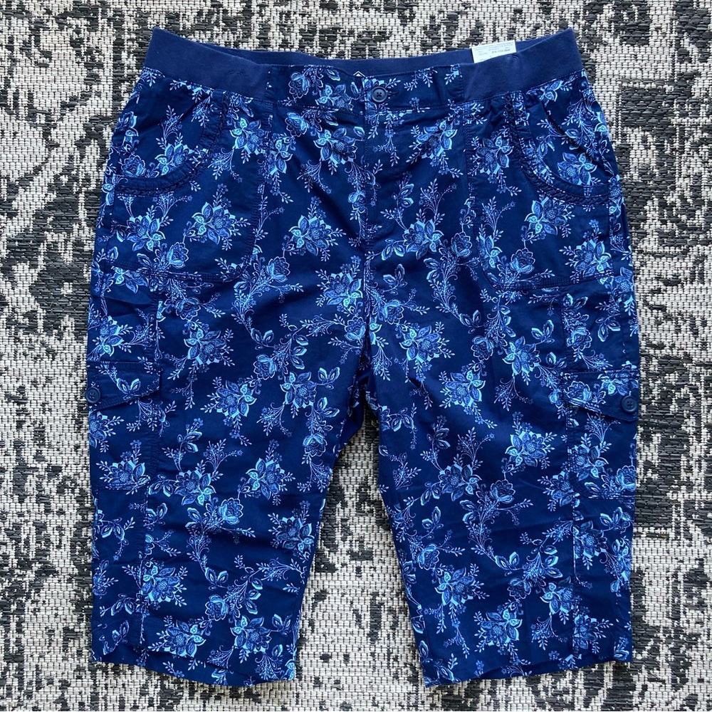 St. John's Bay Skimmer Size 20W in American Navy